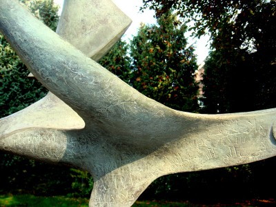 Brons sculptuur van Hans Grootswagers, Le bateau des r