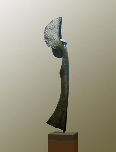 Brons sculptuur van Hans Grootswagers, De gevleugelde. ( The winged ) 2005