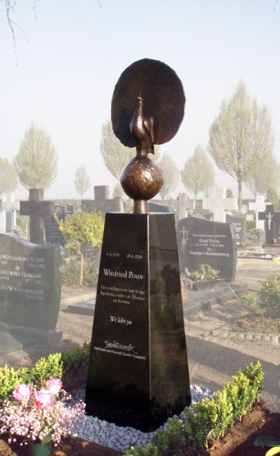 Graf Monument met Peacock 2007, Hans Grootswagers